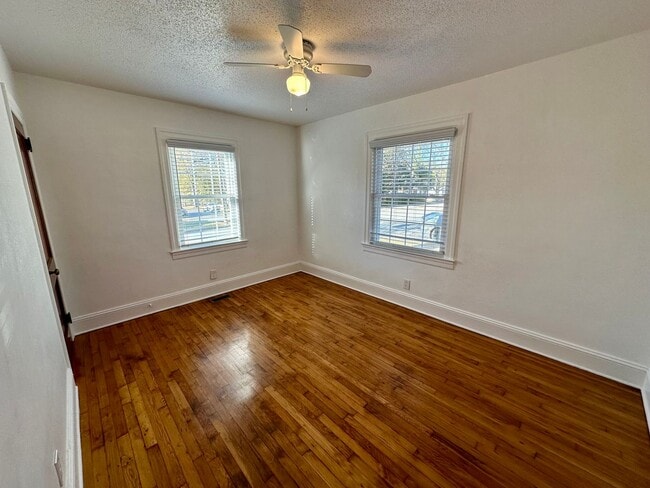 Building Photo - 2 Bedroom 1 Bathroom Home Located in South Hill, VA