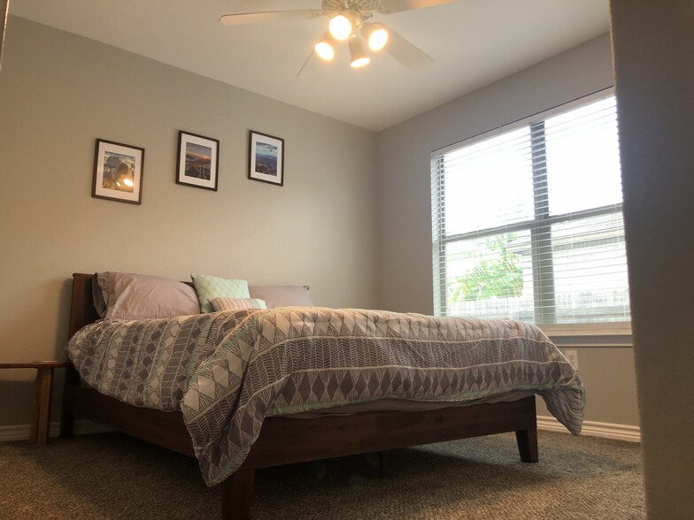 Furnished room an option - 7425 Marble Ridge Dr