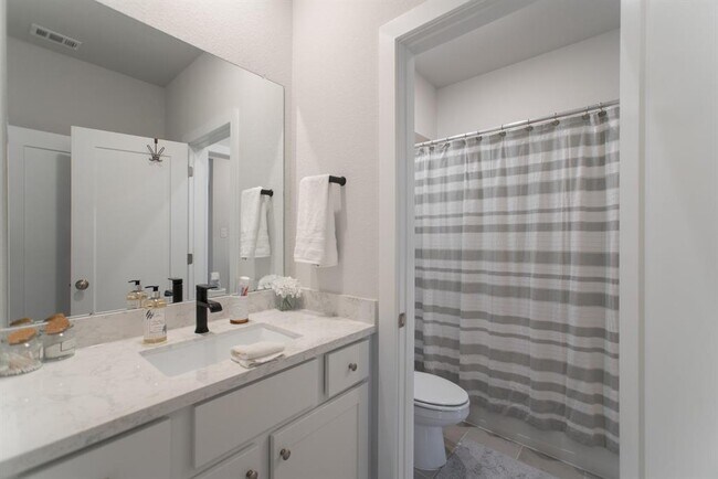 Building Photo - 71 Perennial Cyn Dr