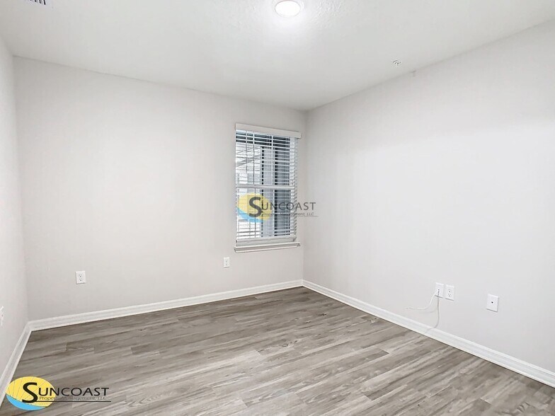 Building Photo - 3821 SW 43rd Ct