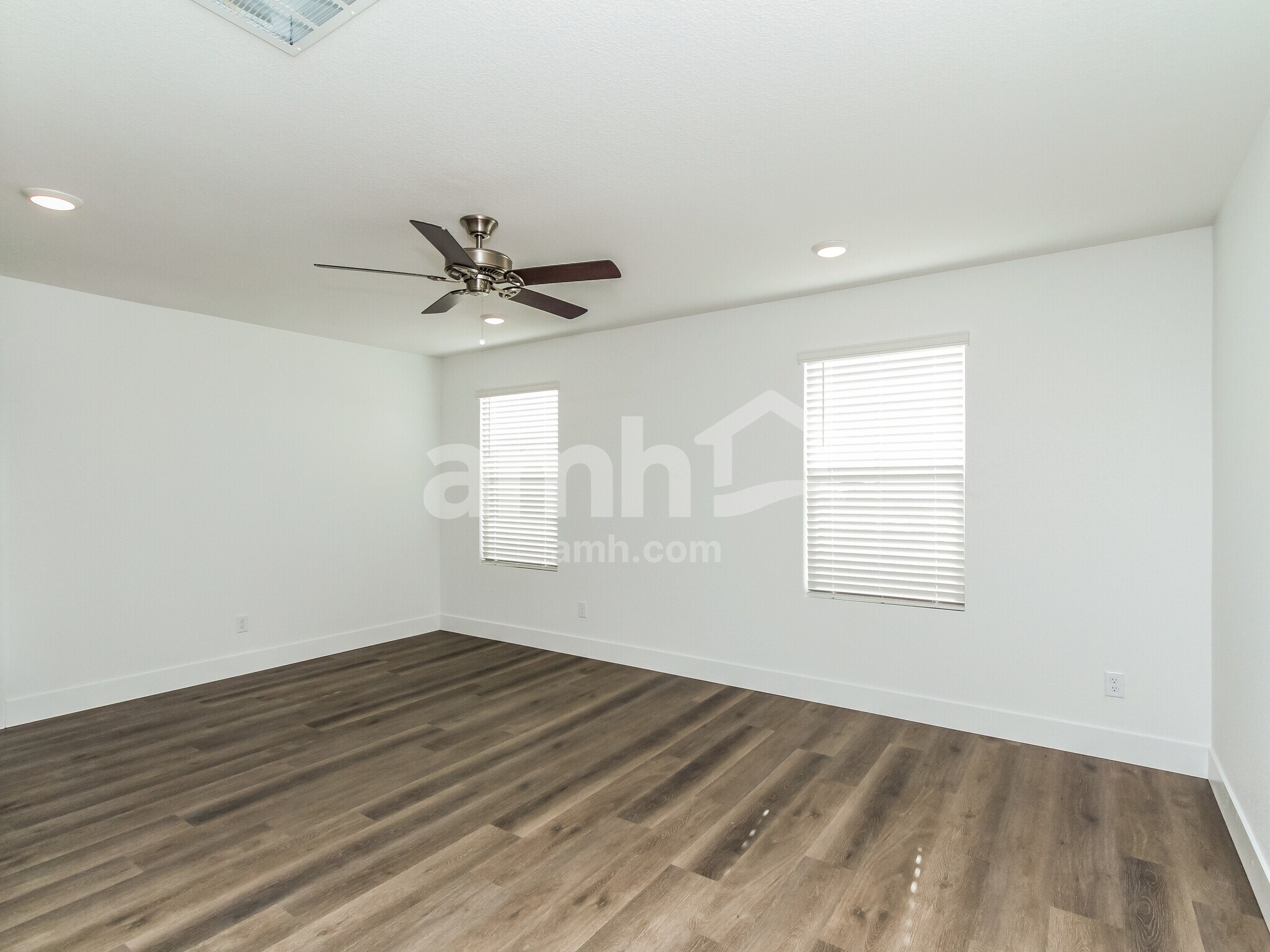 Building Photo - 11174 Magallanes St