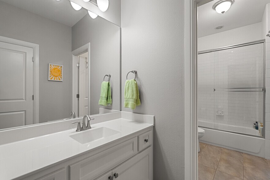Building Photo - 4113 Sugarloaf Dr