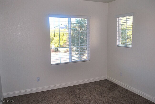 Building Photo - 10031 Cranbrook Falls Ct