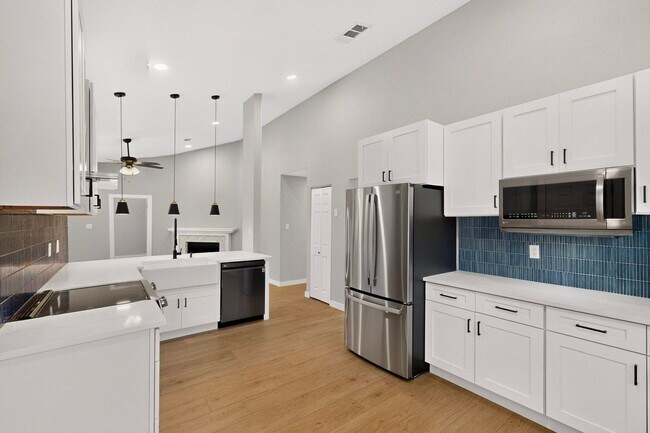 Building Photo - 4420 Seville Ln