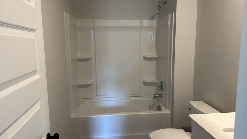 Building Photo - 1016 Harbor Dr