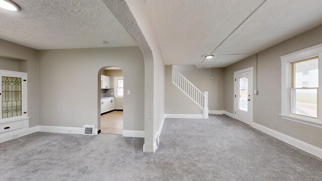 Building Photo - Old Brooklyn Area - 3 Bedroom Single Famil...