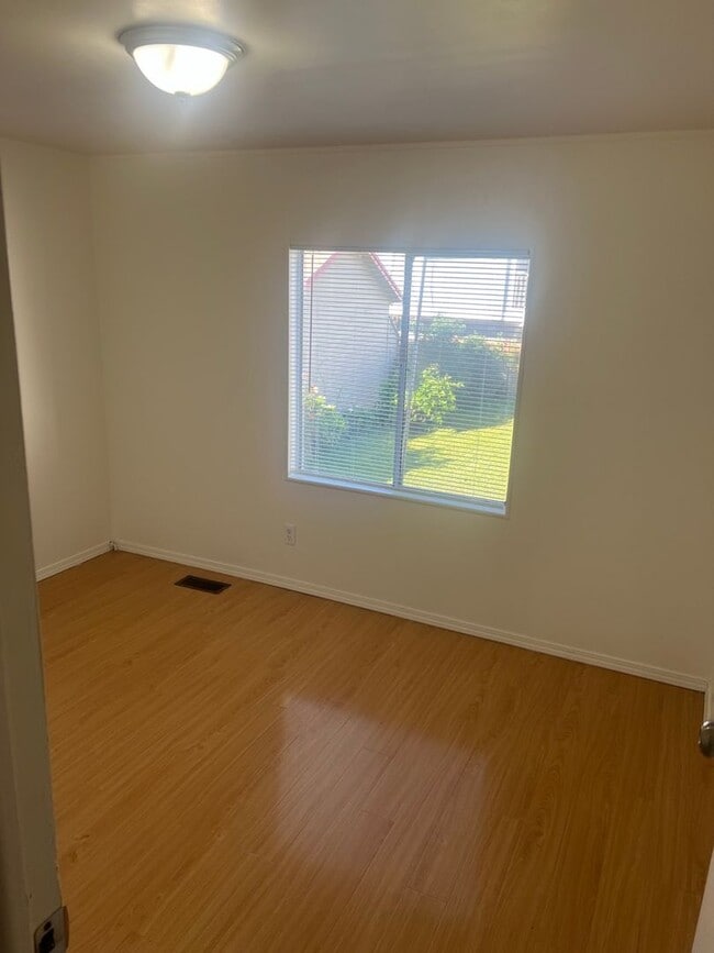 Building Photo - Spacious 4-Bed, 2-Bath Home in Whittier