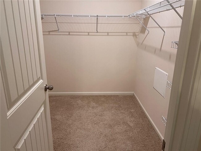 Building Photo - 76 Wayside Terrace