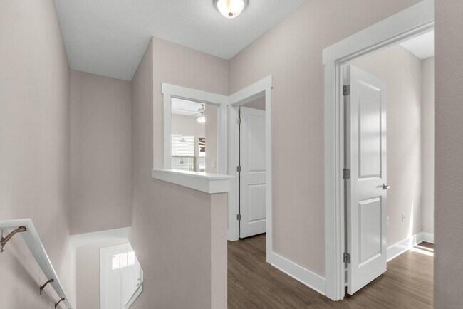 Building Photo - 384 Date Palm Ln