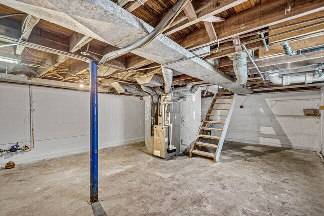 Building Photo - 361 Vine St