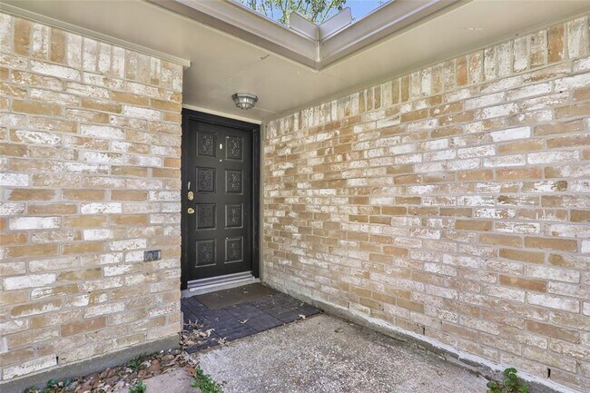 Building Photo - 2414 Chanay Ln