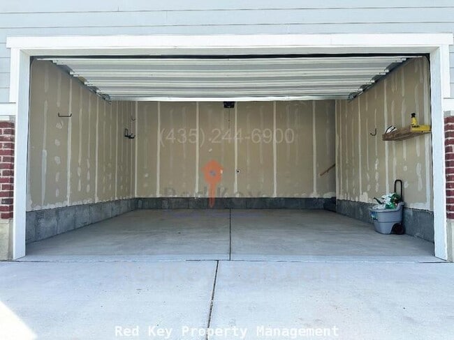 Building Photo - Osprey Dr. Single Family Home