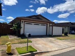 Building Photo - Waipio Gentry (Waipahu) - 3 bedroom single...