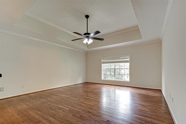 Building Photo - 2115 Foreland Dr