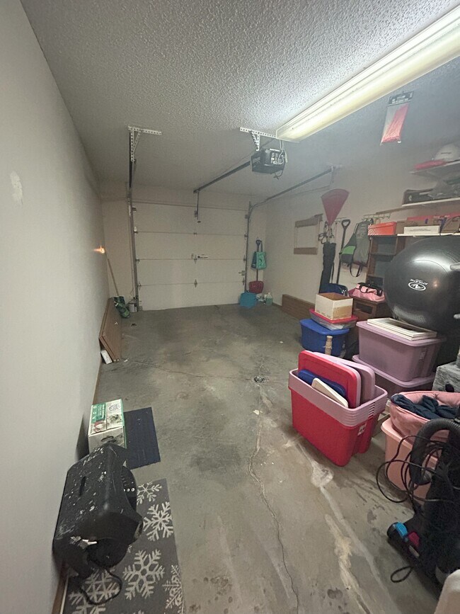 Building Photo - 1820 SW 6th St