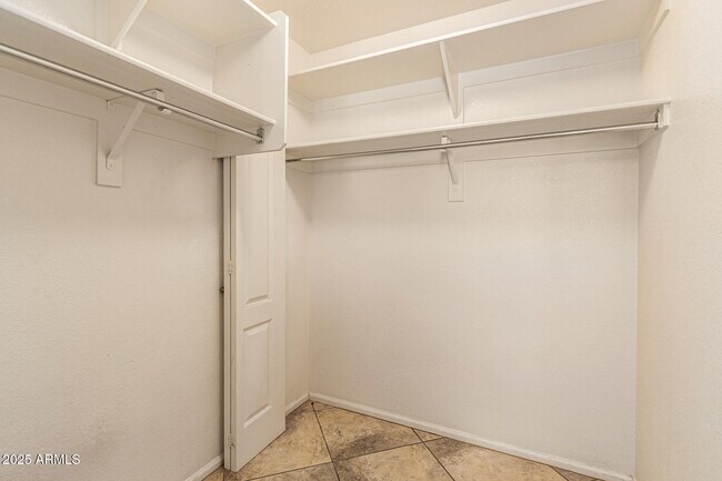 Building Photo - 3864 E Mine Shaft Rd