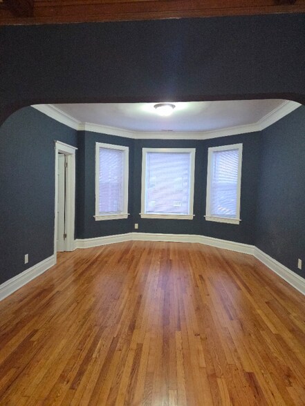 Building Photo - 6632 S University Ave