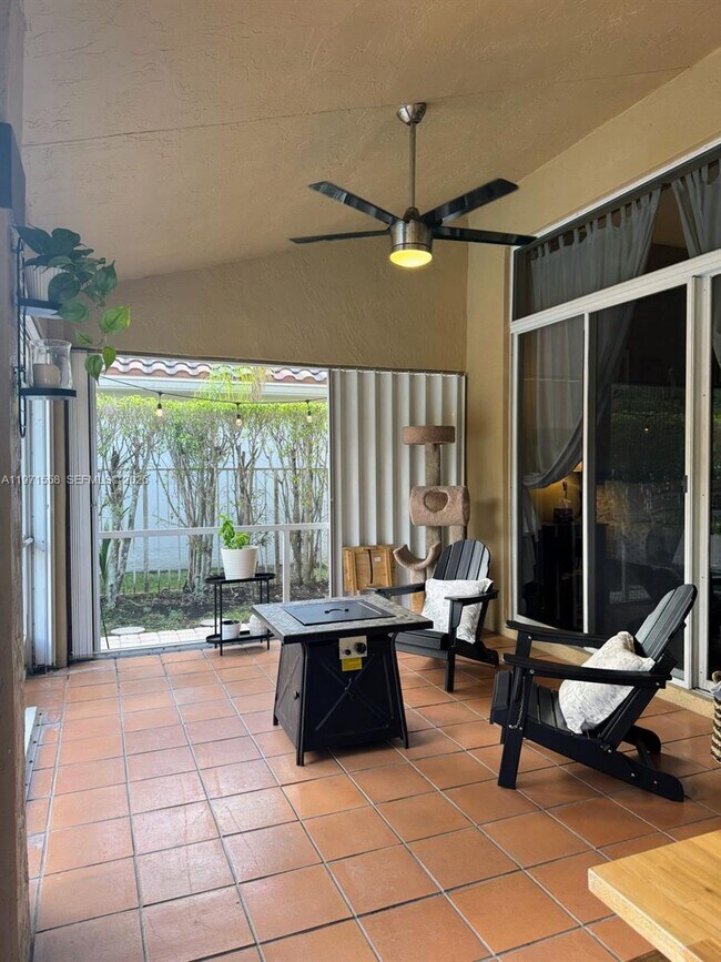 Building Photo - 834 Verona Lake Dr