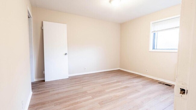 Building Photo - 801 Biddle St