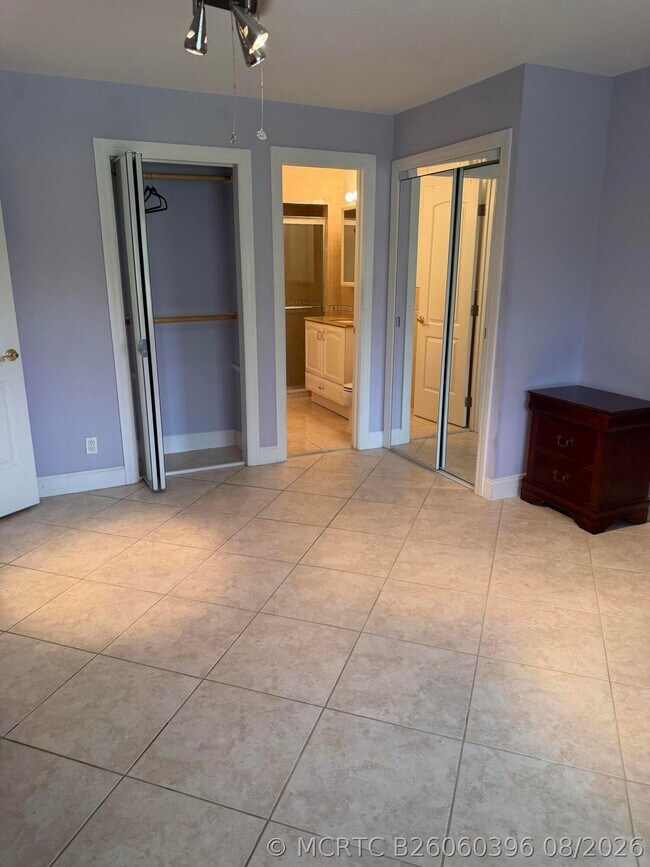 Building Photo - 8857 Bella Vista Dr