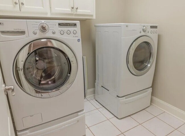 Building Photo - 3901 Creek Shadow Ct