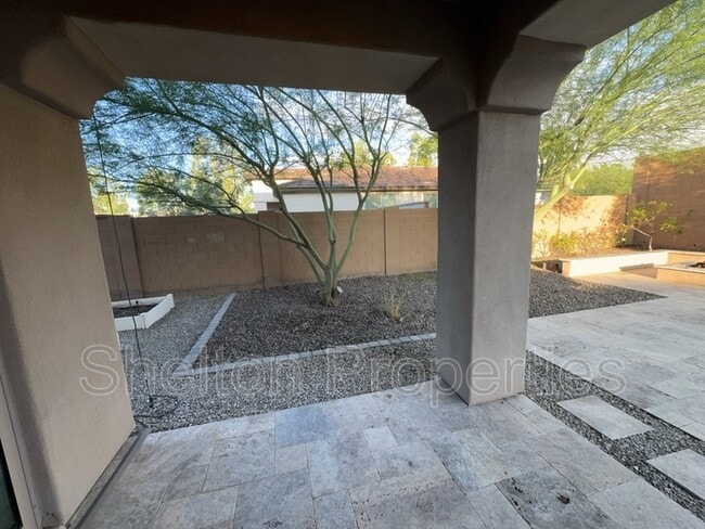 Building Photo - 20654 W Alsap Rd