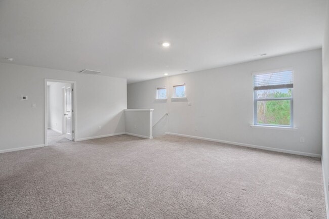 Building Photo - Gorgeous Newer Construction In Sneads Ferry!!