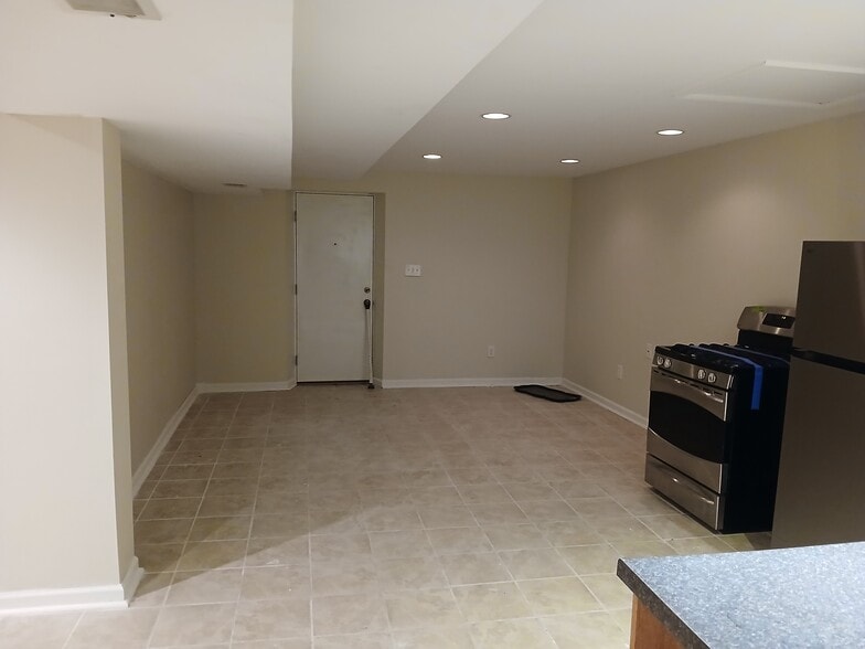 Building Photo - 7001 Chain Fern Ct