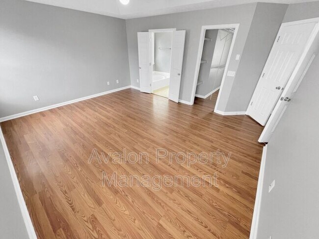 Building Photo - 1926 Leacroft Ct