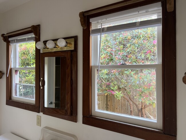 Building Photo - 262 12th St