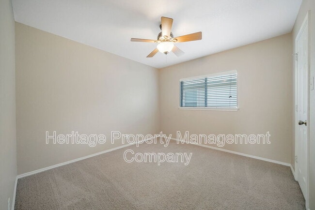 Building Photo - 136 Longhorn Way