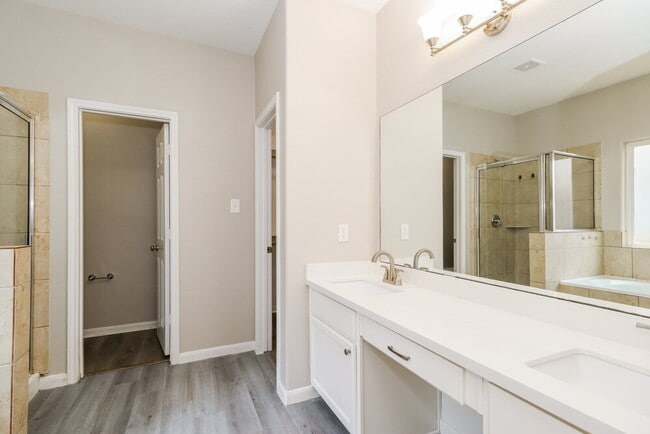 Building Photo - 18460 Sunrise Maple