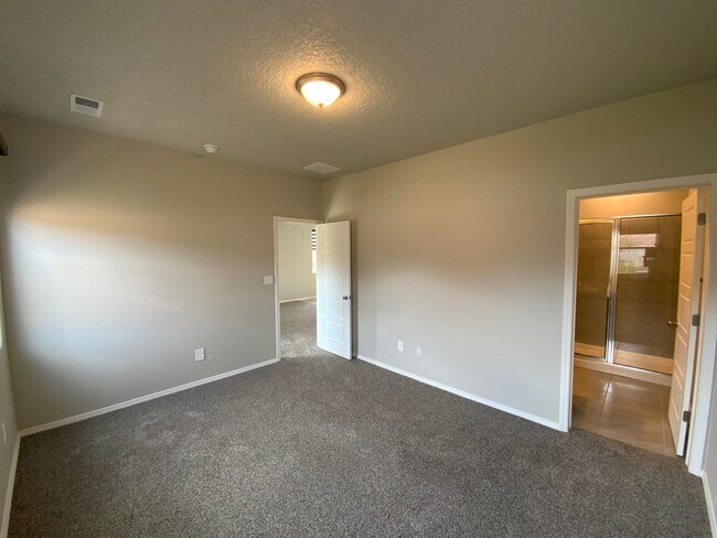 Building Photo - 3 Bedroom Single Story Home Available Near...