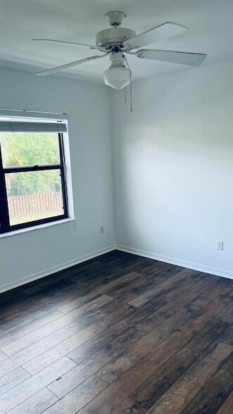 Building Photo - 2454 SE Garden Terrace