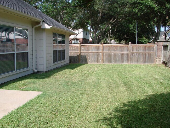 Building Photo - 22434 Cascade Springs Dr