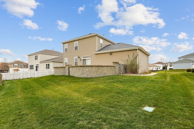 Building Photo - 1876 Bluestem Cir