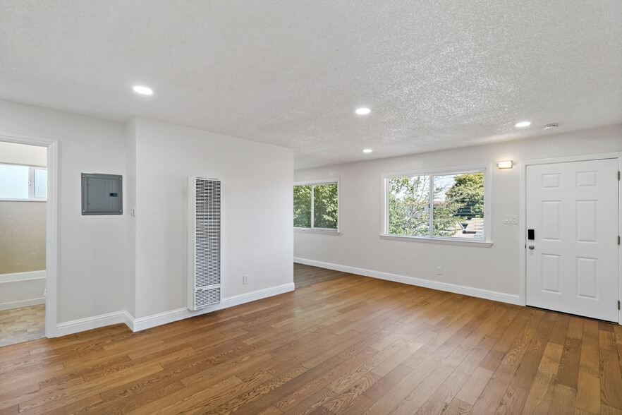 Building Photo - 1141 15th St