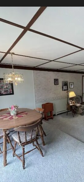 Building Photo - 10 Richard St