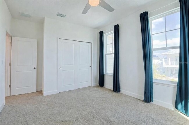 Building Photo - 7038 Arnoldson St