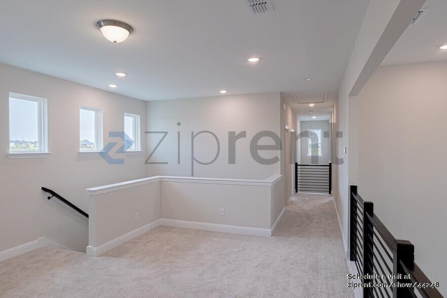 Building Photo - 2970 Eleanor Dr