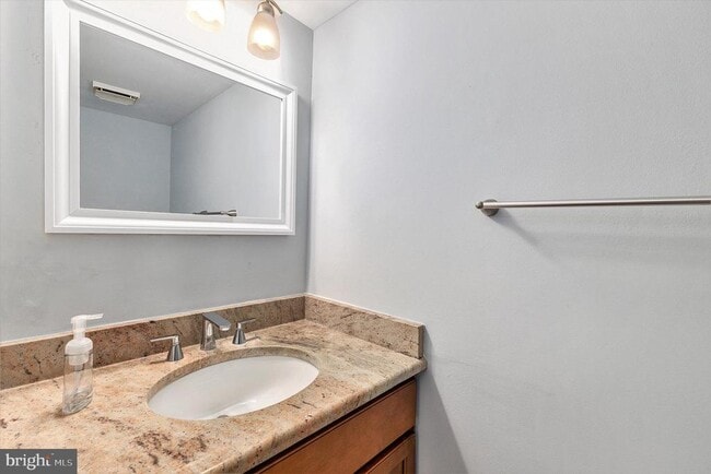 Building Photo - 18 Flintlock Ln