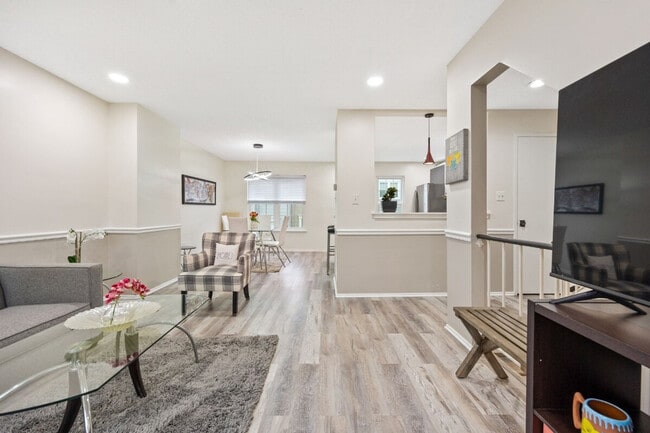 Building Photo - 2361 Hunters Square Ct