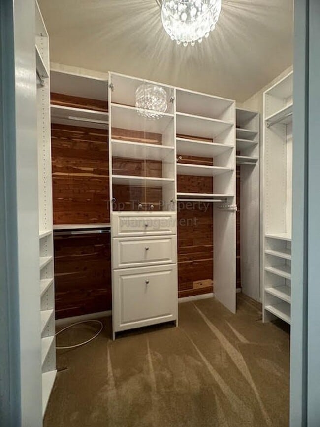 Building Photo - Spacious (5+bed/3bath) Home with Huge Backyard Near Award-Winning Schools - Available NOW