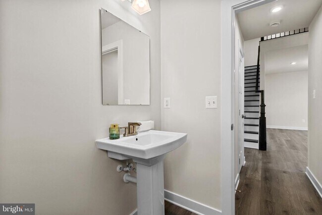 Building Photo - 12105 Empire Ln