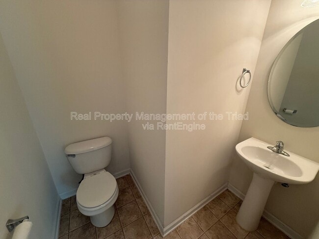 Building Photo - 1642 Ashmead Ln