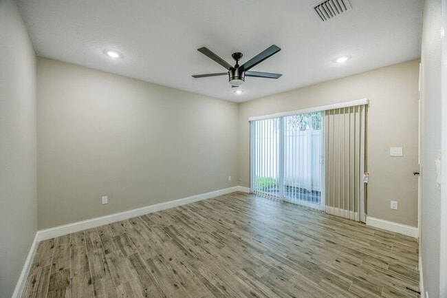 Building Photo - 843 W Swoope Ave
