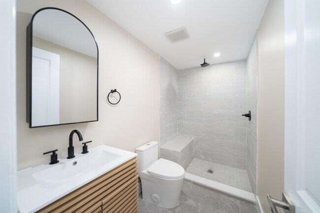 Building Photo - 171 VAN HORNE St