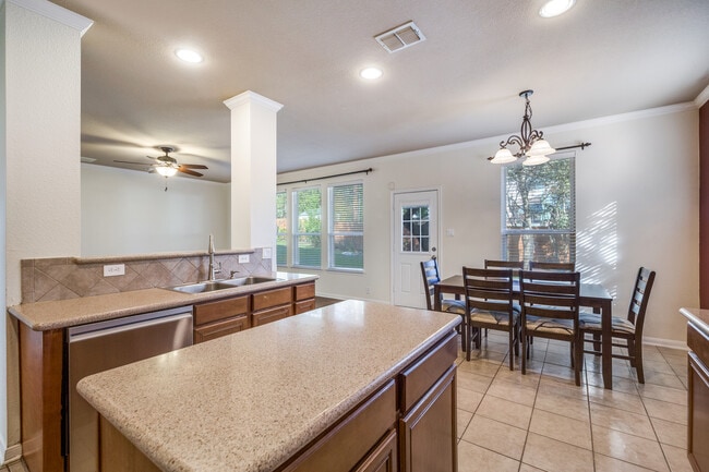 Building Photo - 503 Wildgrove Ln