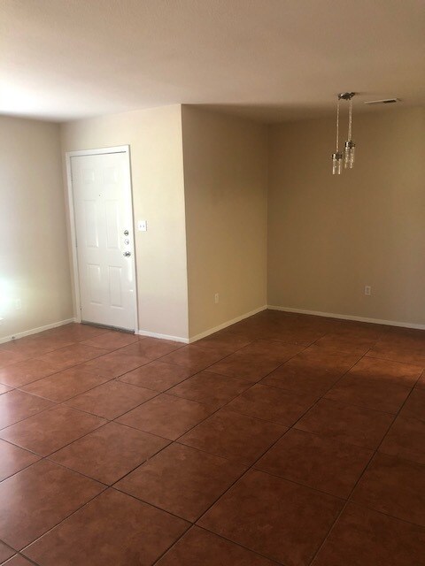 Building Photo - 239 Craddock Ave
