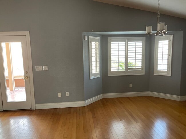 Building Photo - Stunning Single-Story Home with Spa in Gated Community!